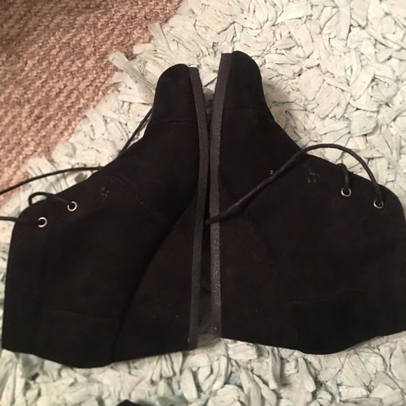 Shoes - Pierre Dumas